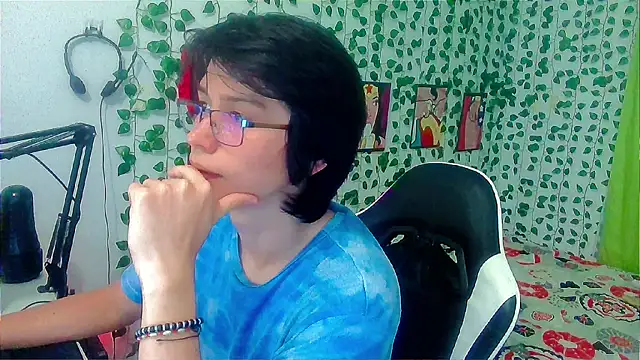 Snapshot of Andy_gray chatting on April 19, 2026, 6:10 pm Andy gray online show from April 19, 2026, 6:10 pm