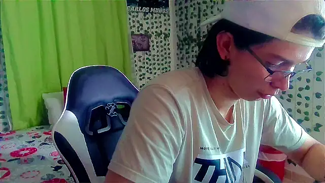 Snapshot of Andy_gray chatting on April 25, 2026, 4:26 pm Andy gray online show from April 25, 2026, 4:26 pm