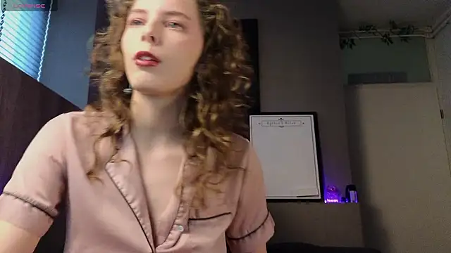 Snapshot of AyreenMoore chatting on February 8, 2026, 2:09 pm AyreenMoore online show from February 8, 2026, 2:09 pm