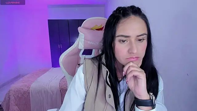 Tinylottie online show from April 13, 2026, 11:54 pm