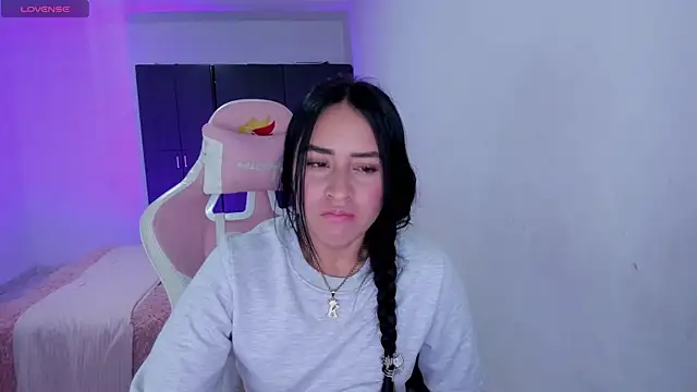Tinylottie online show from May 15, 2026, 11:34 pm