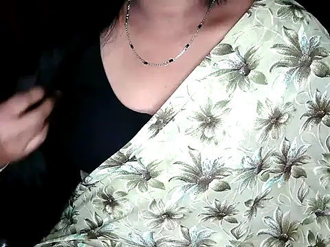 shila20 online show from October 19, 2025, 5:46 pm