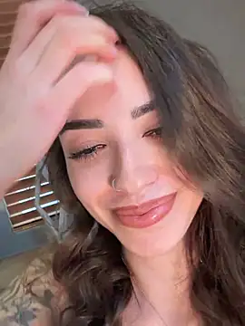 TinyMimi online show from January 4, 2025, 6:19 pm