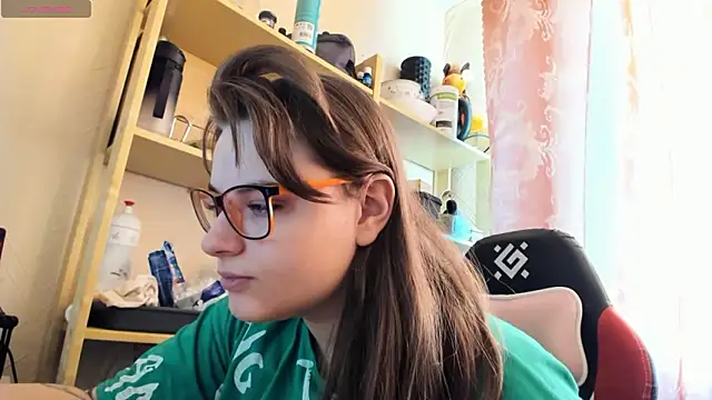 Seductive She Wolf online show from March 13, 2026, 2:45 pm