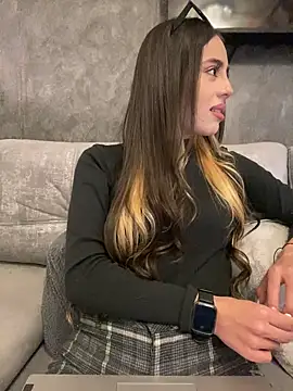 Snapshot of AbyThompson chatting on February 6, 2025, 6:02 pm AbyThompson online show from February 6, 2025, 6:02 pm