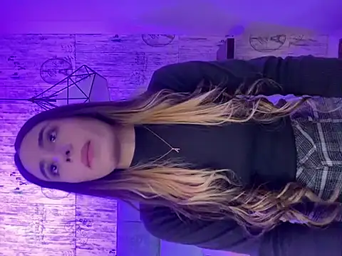 Snapshot of AbyThompson chatting on February 6, 2025, 9:06 pm AbyThompson online show from February 6, 2025, 9:06 pm