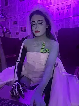 AbyThompson online show from October 30, 2025, 8:31 pm