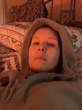 KatieBARBiE98 online show from November 11, 2025, 9:48 pm