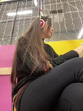 pantyless online show from December 11, 2024, 11:21 pm