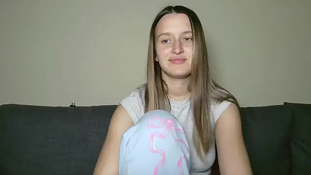 Snapshot of Submissive_love chatting on February 26, 2025, 8:54 pm Submissive love online show from February 26, 2025, 8:54 pm