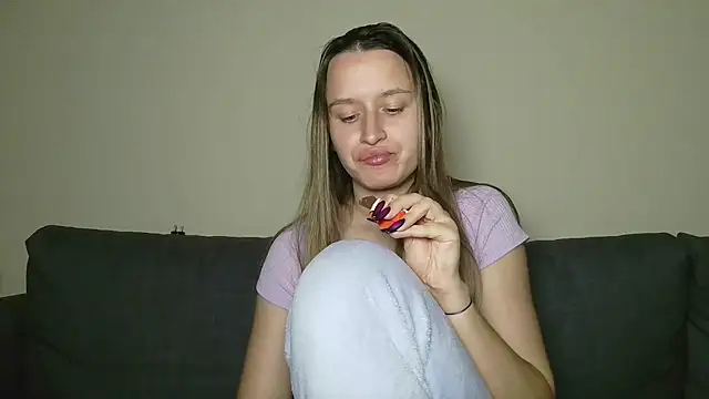 Snapshot of Submissive_love chatting on February 28, 2025, 9:44 pm Submissive love online show from February 28, 2025, 9:44 pm