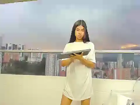 Snapshot of _violetadulce chatting on December 6, 2024, 10:30 pm  violetadulce online show from December 6, 2024, 10:30 pm