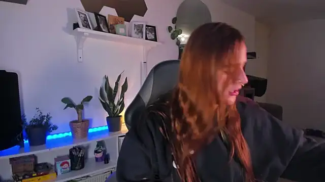 evy orange1 online show from February 3, 2026, 6:11 am