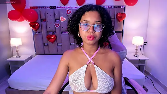 Snapshot of MilaHall_ chatting on February 11, 2025, 3:40 am MilaHall online show from February 11, 2025, 3:40 am