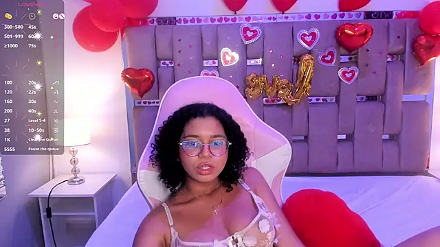 Snapshot of MilaHall_ chatting on February 16, 2025, 6:43 am MilaHall online show from February 16, 2025, 6:43 am