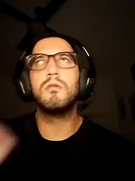 maxiporonga1 online show from April 11, 2026, 3:55 am