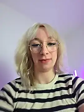 Snapshot of Giuliana_baby chatting on February 19, 2025, 11:04 pm Giuliana baby online show from February 19, 2025, 11:04 pm
