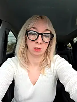 Snapshot of Giuliana_baby chatting on March 9, 2025, 9:24 am Giuliana baby online show from March 9, 2025, 9:24 am