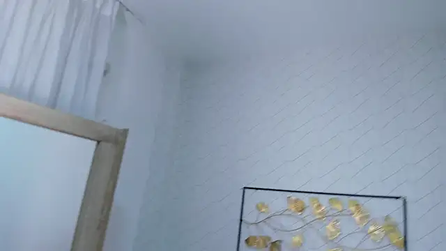 Katalella murillo online show from March 19, 2025, 9:49 am