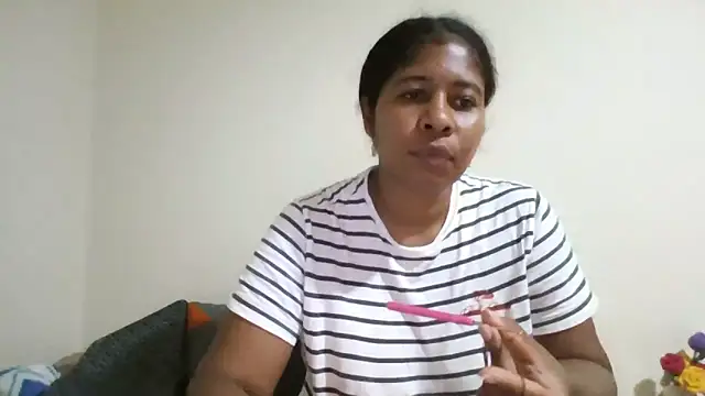 Ivon-09 online show from April 2, 2026, 2:47 pm