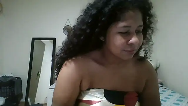 Snapshot of Ivon-09 chatting on May 2, 2026, 12:32 pm Ivon-09 online show from May 2, 2026, 12:32 pm