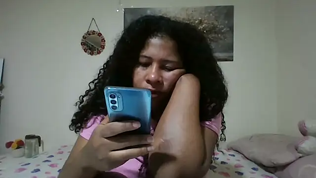 Snapshot of Ivon-09 chatting on May 24, 2026, 12:32 pm Ivon-09 online show from May 24, 2026, 12:32 pm