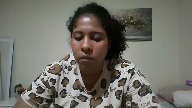 Snapshot of Ivon-09 chatting on June 3, 2026, 10:59 pm Ivon-09 online show from June 3, 2026, 10:59 pm