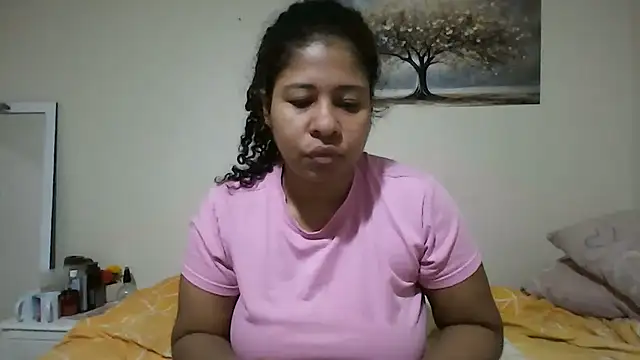 Snapshot of Ivon-09 chatting on June 18, 2026, 12:09 pm Ivon-09 online show from June 18, 2026, 12:09 pm