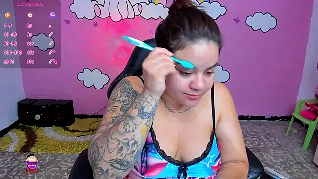 Sharon hils online show from April 7, 2026, 1:00 pm