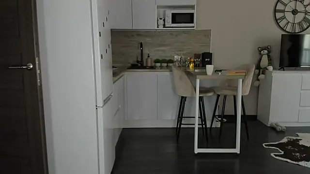 nilliluv online show from February 24, 2026, 10:46 am