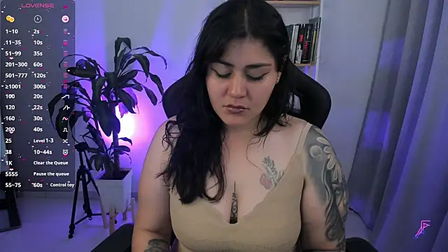 GretaX-X online show from November 10, 2025, 2:43 am