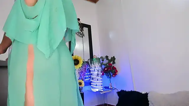 Chanel shaw online show from December 24, 2024, 1:28 pm