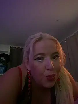 kelly  kiss71 online show from July 21, 2026, 4:09 pm