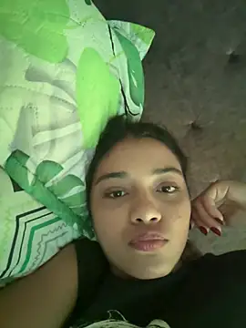 Snapshot of evely_coelloo chatting on July 14, 2026, 10:15 pm evely coelloo online show from July 14, 2026, 10:15 pm