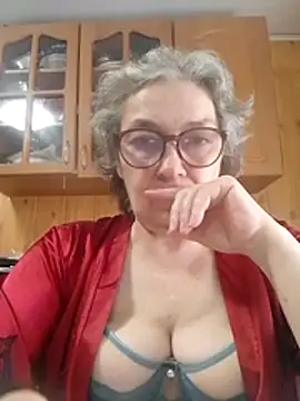 Snapshot of IrinaSweet54 chatting on April 29, 2026, 7:45 am IrinaSweet54 online show from April 29, 2026, 7:45 am