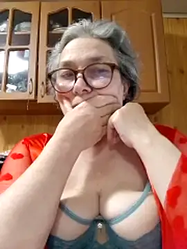Snapshot of IrinaSweet54 chatting on May 13, 2026, 7:17 am IrinaSweet54 online show from May 13, 2026, 7:17 am