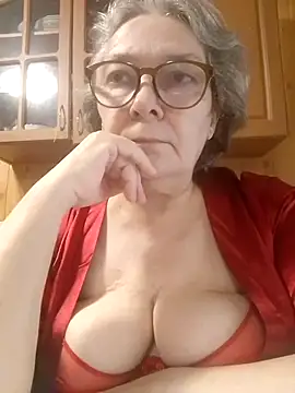 Snapshot of IrinaSweet54 chatting on June 15, 2026, 8:27 am IrinaSweet54 online show from June 15, 2026, 8:27 am