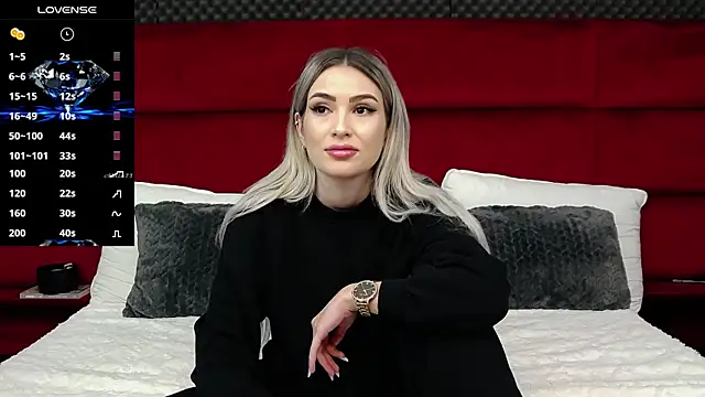 MinnieMe online show from October 22, 2025, 7:35 pm