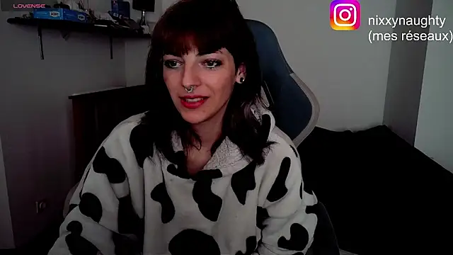 Snapshot of Nixxy_naughty chatting on January 8, 2025, 6:31 pm Nixxy naughty online show from January 8, 2025, 6:31 pm