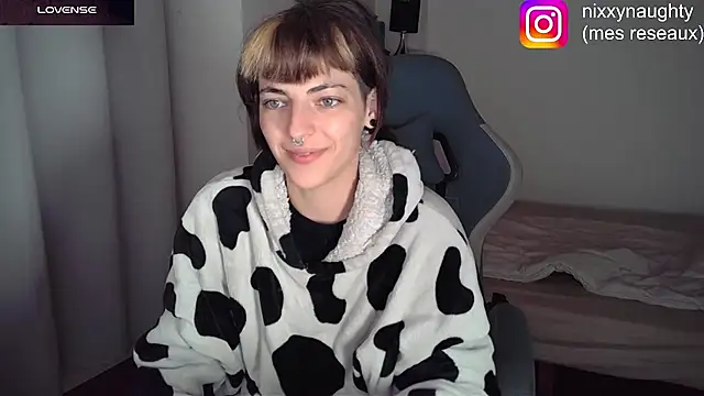 Snapshot of Nixxy_naughty chatting on February 5, 2025, 8:14 pm Nixxy naughty online show from February 5, 2025, 8:14 pm