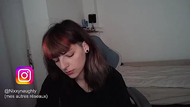 Snapshot of Nixxy_naughty chatting on February 16, 2025, 10:43 pm Nixxy naughty online show from February 16, 2025, 10:43 pm