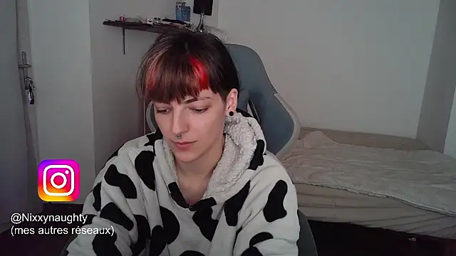 Snapshot of Nixxy_naughty chatting on February 19, 2025, 9:47 pm Nixxy naughty online show from February 19, 2025, 9:47 pm