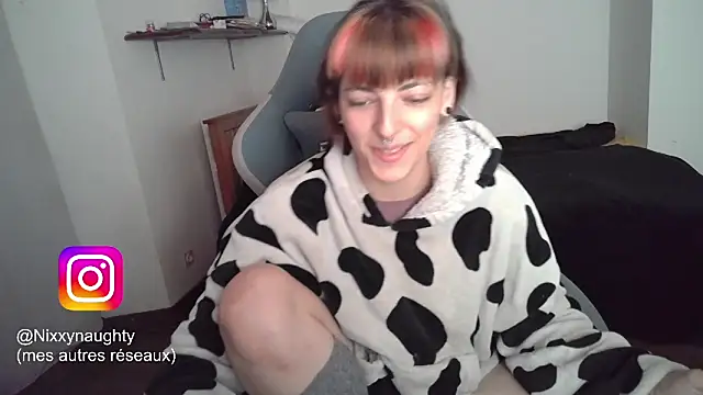 Snapshot of Nixxy_naughty chatting on March 11, 2025, 10:31 pm Nixxy naughty online show from March 11, 2025, 10:31 pm