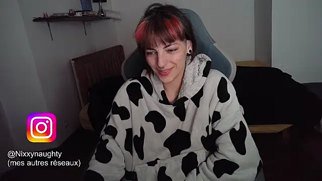 Snapshot of Nixxy_naughty chatting on March 12, 2025, 9:13 pm Nixxy naughty online show from March 12, 2025, 9:13 pm