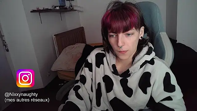 Snapshot of Nixxy_naughty chatting on March 17, 2025, 10:49 pm Nixxy naughty online show from March 17, 2025, 10:49 pm