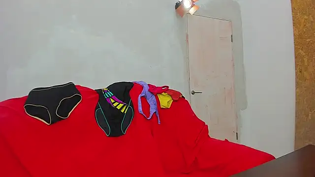 YourSuperModel online show from February 14, 2025, 10:38 am