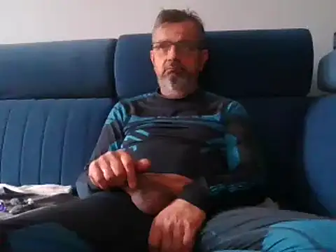 axecoman60 online show from January 21, 2025, 10:30 am