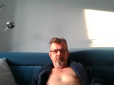 axecoman60 online show from February 17, 2025, 7:04 am