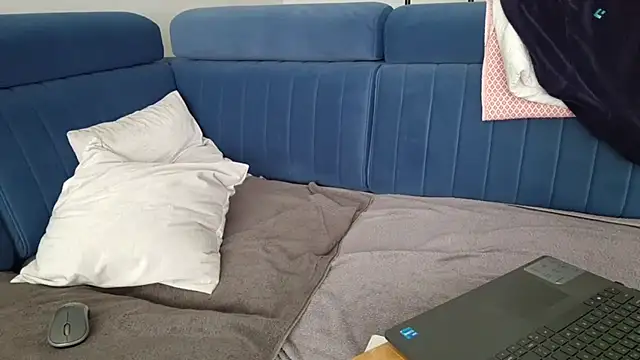 axecoman60 online show from March 17, 2025, 12:04 pm