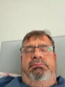 Snapshot of axecoman60 chatting on August 2, 2026, 3:21 pm axecoman60 online show from August 2, 2026, 3:21 pm